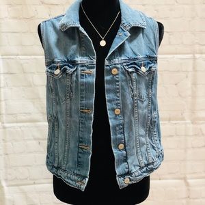 Old navy light wash denim vest